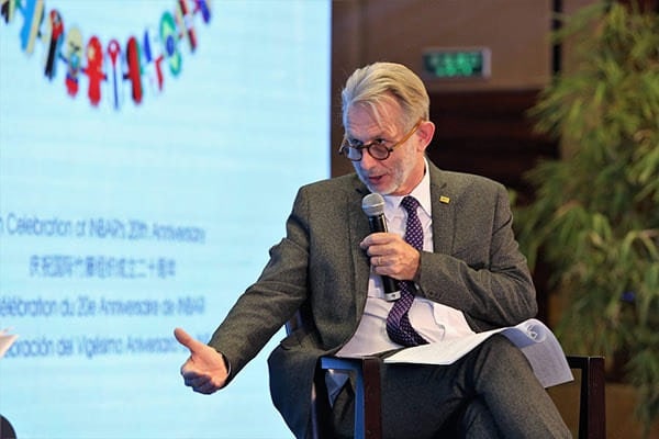 Dr Hans Friederich